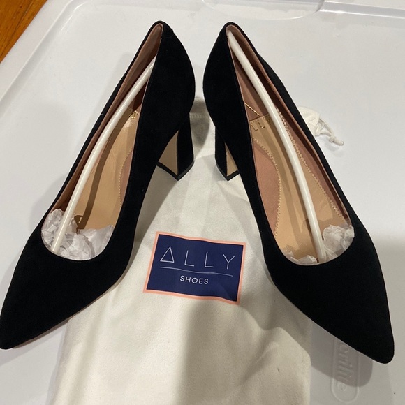 Designer Ally Heels. Made in Shanghai. Size 5 - Picture 6 of 9